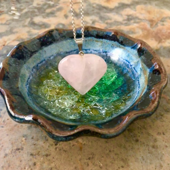 Natural Rose Pink Quartz Heart Pendant - Picture 3 of 3